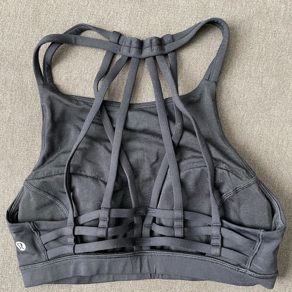 Lululemon Strappy Bra (size 4, black)
